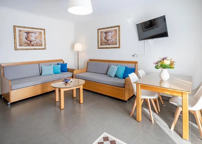 Peridis Family Apart-hotel