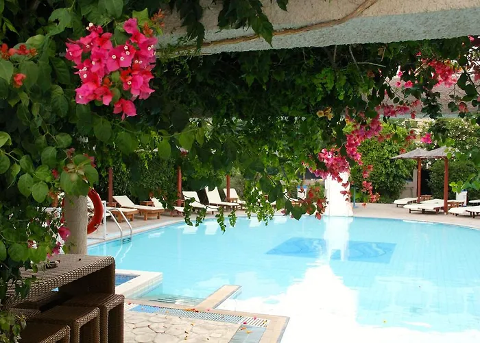 Aparthotel Peridis Family