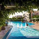 Aparthotel Peridis Family 5*