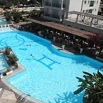 Aparthotel Peridis Family