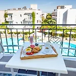 Lägenhetshotell Peridis Family 5*