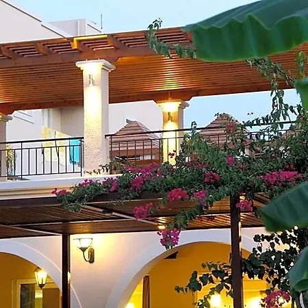 Aparthotel Peridis Family