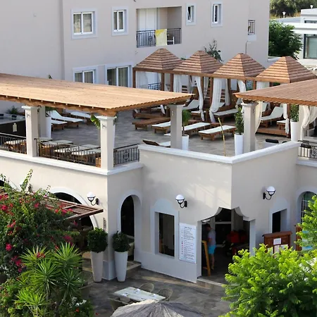 Aparthotel Peridis Family