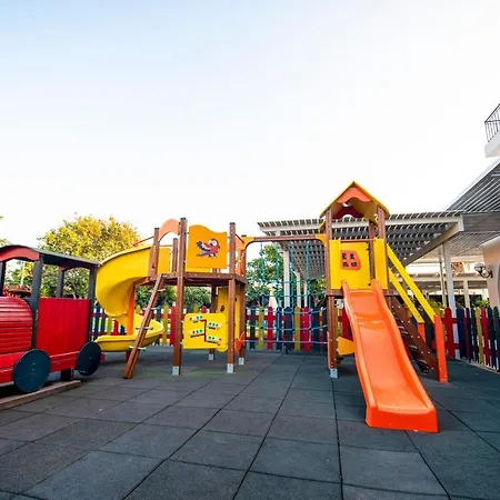 Peridis Family Aparthotel 5*