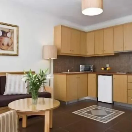 Aparthotel Peridis Family