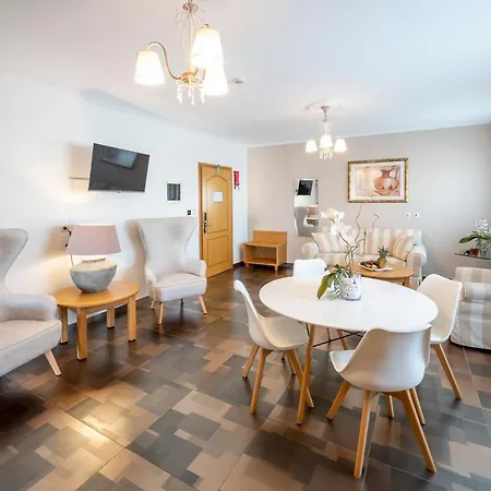 Aparthotel Peridis Family