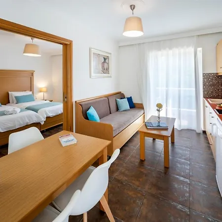 Peridis Family Aparthotel 5*