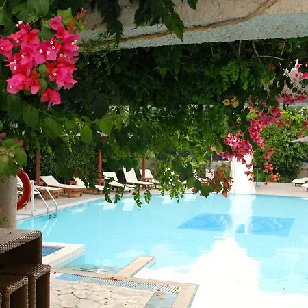 Hotel apartamentowy Peridis Family