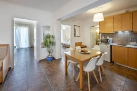 Aparthotel Peridis Family